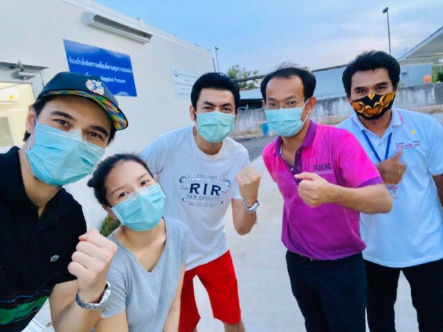"มิสเตอร์ป๋อง-แมทธิว-ลิเดีย" พบหมออีกครั้ง! ตรวจเชื้อ หลังเอาชนะโควิด-19