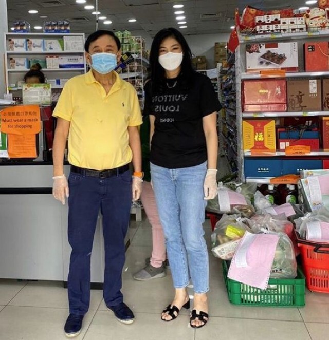 กว่าจะได้เจอกัน! "ยิ่งลักษณ์" เเชะภาพคู่ "ทักษิณ" หลังดูไบประกาศเคอร์ฟิว 24 ชั่วโมง
