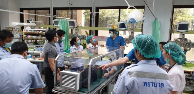 โรงพยาบาลขอนแก่น ผลิตเปลนอนขนย้ายผู้ป่วยโควิด-19
