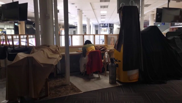 ตะลึง !! สาวเมืองผู้ดีติดสนามบินเชียงใหม่นานนับสัปดาห์