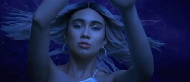 "นิกิ" เจ้าของยอดสตรีมกว่าหกร้อยล้านครั้งส่งซิงเกิลแรก "Switchblade"