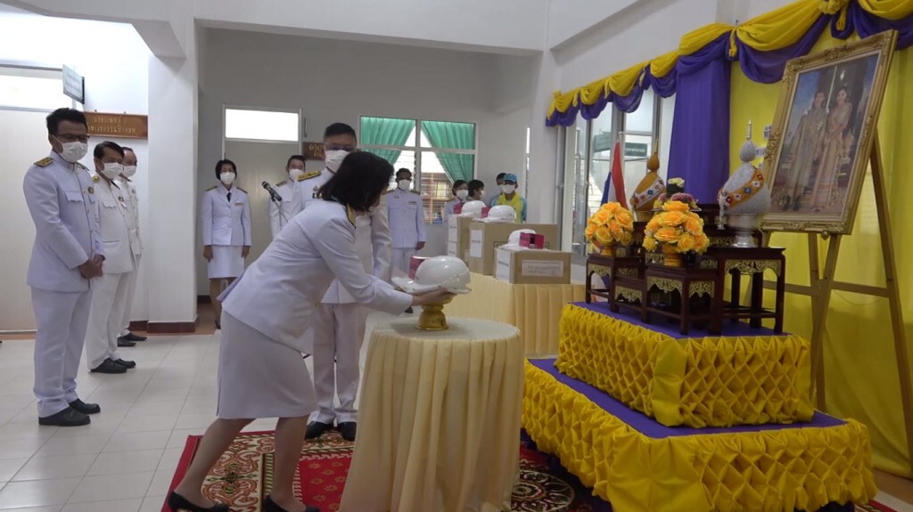 ในหลวงฯ-พระราชินี พระราชทานอุปกรณ์ทางการแพทย์ให้แก่ รพ.ใน จ.ปัตตานี