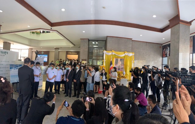 "นำวิวัฒน์​" มอบเครื่องอบฆ่าเชื้อฝีมือคนไทย​ช่วยแพทย์สู้โควิด