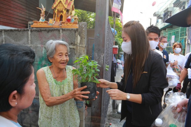 "นภาพร" เตือนลุงตู่ อย่าห่วงตัวเลขคนติดเชื้อรายวันอย่างเดียว ควรกังวลตัวเลขคนฆ่าตัวตายรายวันด้วย