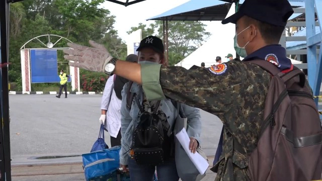 คนไทยกลับ ด่านปดังเบซาร์ อย่างต่อเนื่อง