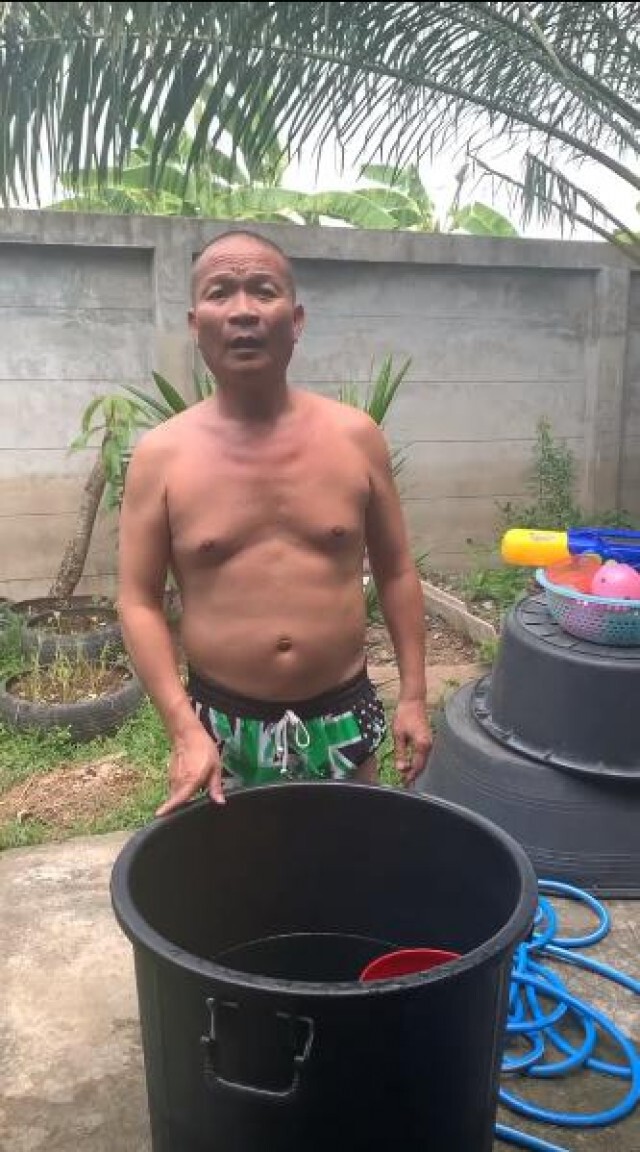 อะจ๊าก!! "หม่ำ จ๊กมก" โชว์หักคองูจงอาง พร้อมอาบน้ำเเข็งเเก้ร้อน