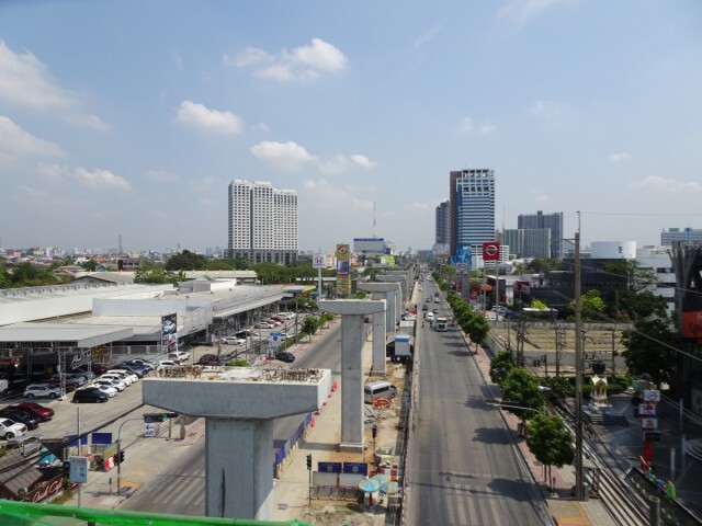 รถไฟฟ้าสายสีเหลือง 'ลาดพร้าว - สำโรง' ก่อสร้างคืบ 55.67%