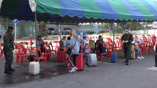 คนไทยกลับ ด่านปดังเบซาร์ อย่างต่อเนื่อง