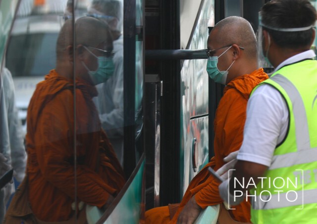 ถึงไทยแล้ว! คณะพระสงฆ์-แม่ชี หลังไปแสวงบุญ ที่เมืองพุทธคยา อินเดีย