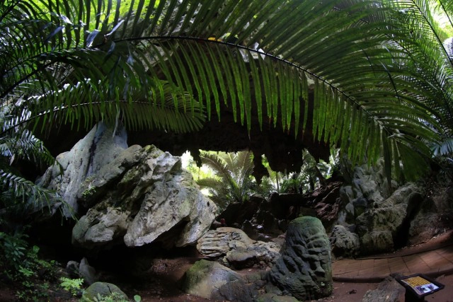 ท่องดินแดน โลกจูราสิคพาร์คเมืองอุทัย