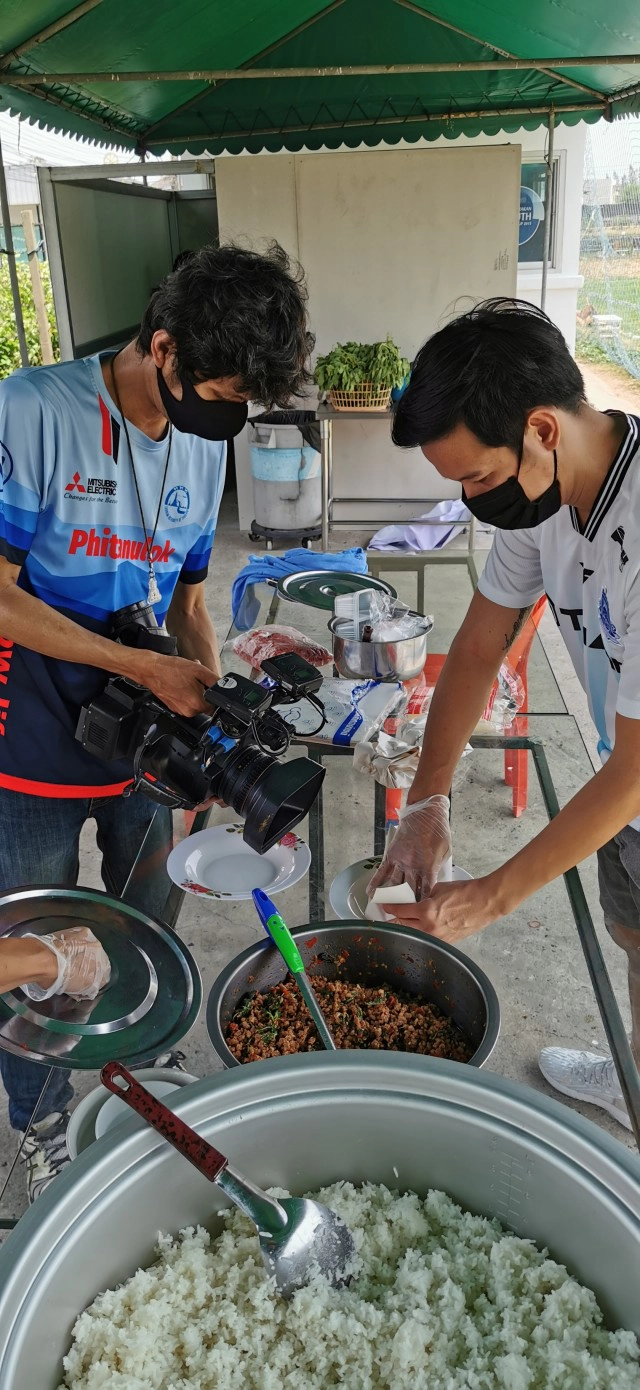 "สมุทรปราการ  เอฟซี" ...ปันน้ำใจ  ฝ่าวิกฤติ"โควิด -19"