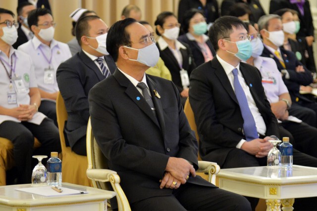 "บิ๊กตู่" ลั่นตั้งใจทำงานแก้โควิด เชื่อ "ไทยจะผ่านไปได้!"