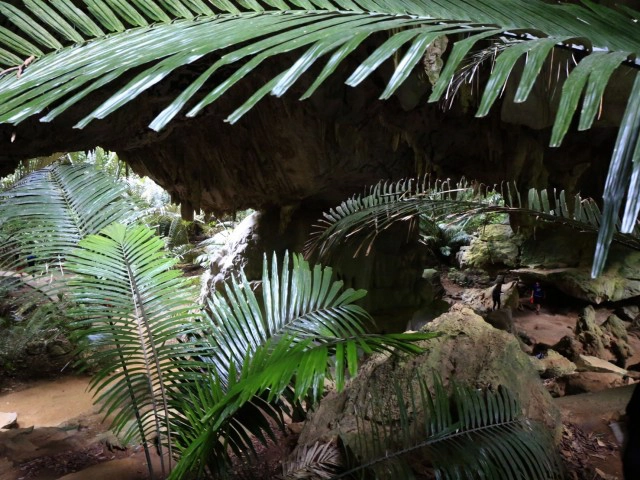 ท่องดินแดน โลกจูราสิคพาร์คเมืองอุทัย