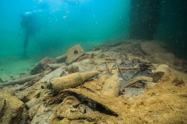 ขยะใต้ "ทะเลพีพี" ครึ่งตัน ตั้งแต่ขวดแก้วยันยางรถยนต์