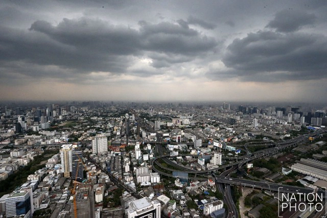 บรรยากาศยามเย็น! เมืองกรุงเทพฯ จากชั้น 81 โรงแรมใบหยกสกาย