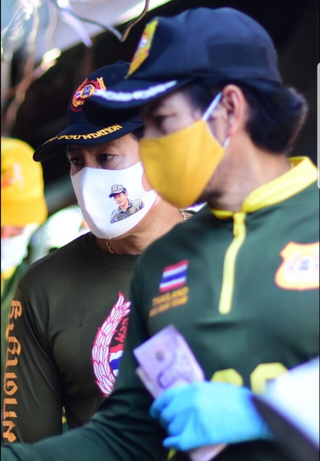 "บิณฑ์ - ไทด์" ปัดดราม่าแจกเงินช่วยโควิด ใช้เงินน้ำท่วม