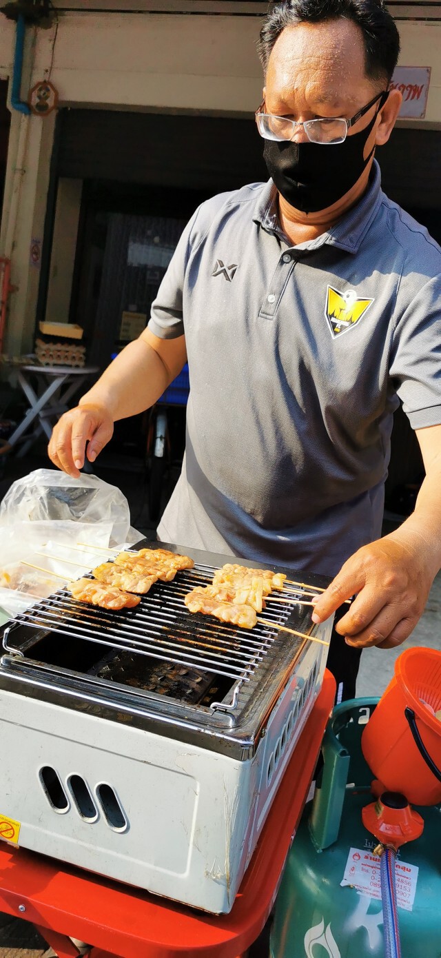 หมูปิ้ง..."เมืองกรุง เอฟซี" ลมหายใจเพื่อฟุตบอล