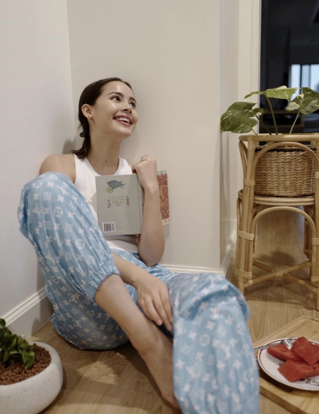 "ญาญ่า อุรัสยา" กับต้นไม้ฟอกอากาศในบ้าน