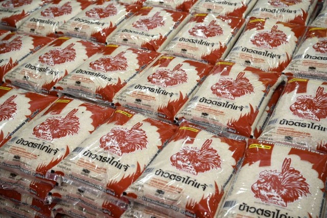 คณะสงฆ์ จ.ปทุมธานี มอบทุน-สิ่งของ โรงทานวัดคุณหญิงส้มจีน