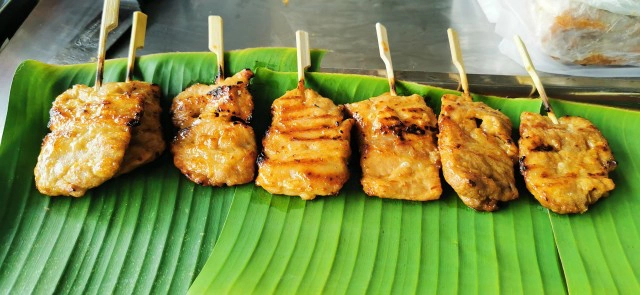 "หมูปิ้ง อร่อยจุงเบย" น้ำใจ...เพื่อคนวงการมวย