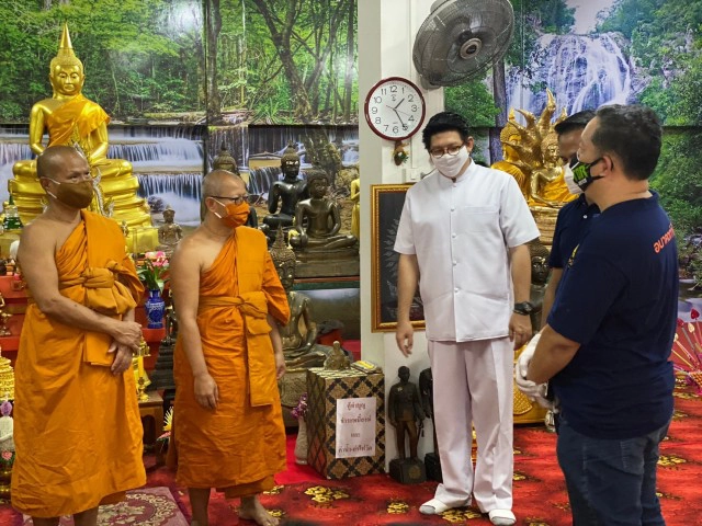 คณะสงฆ์ จ.ปทุมธานี มอบทุน-สิ่งของ โรงทานวัดคุณหญิงส้มจีน