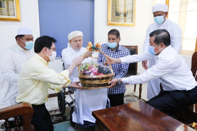 จุรินทร์-นิพนธ์ เยี่ยมจุฬาราชมนตรี เนื่องในโอกาสเข้ารอมฎอน
