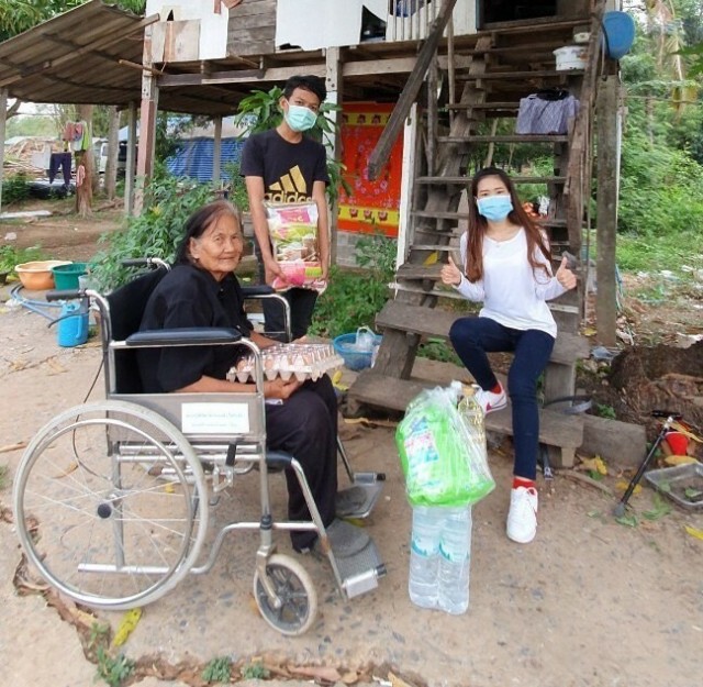 "เบ๊อะ มยุรา" ลูกทุ่งเสียงปัง ร้องเพลงระดมทุนบรรเทาทุกข์ผู้ประสบภัยโควิด-19