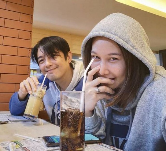 "ติ๊ก กนิษฐรินทร์" โพสต์ให้ลุ้นข่าวดี ถึงทายาทคนถัดไป