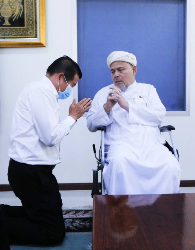 จุรินทร์-นิพนธ์ เยี่ยมจุฬาราชมนตรี เนื่องในโอกาสเข้ารอมฎอน