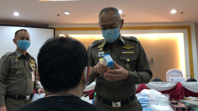 รวบ 2 ตี๋แดนมังกร อดีตพ่อค้าเซ็กส์ทอยผันตัวขายหน้ากากเกินราคา