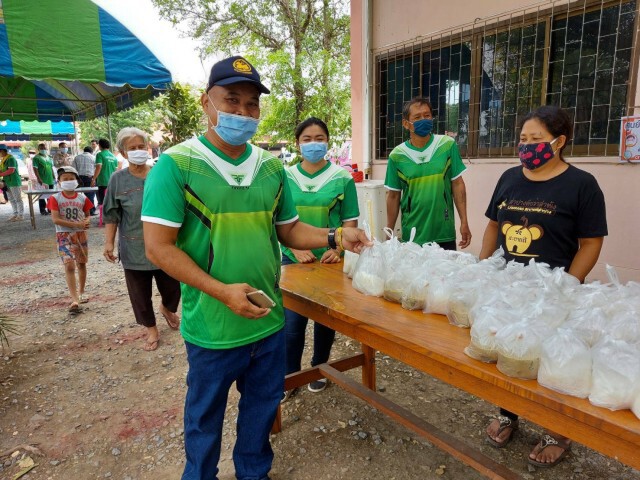 ชาวตำบลชีน้ำร้าย แจกอาหาร ท้องอิ่ม - หิ้วปิ่นโตใส่กลับบ้านได้