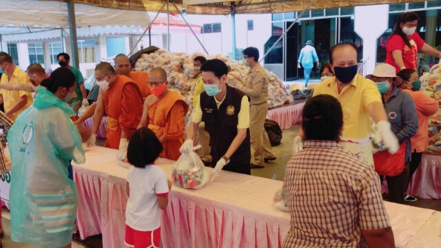 "เชษฐ์ สไมล์บัฟฟาโล" ออกโรงร่วมบุญ "วัดห้วยใหญ่"