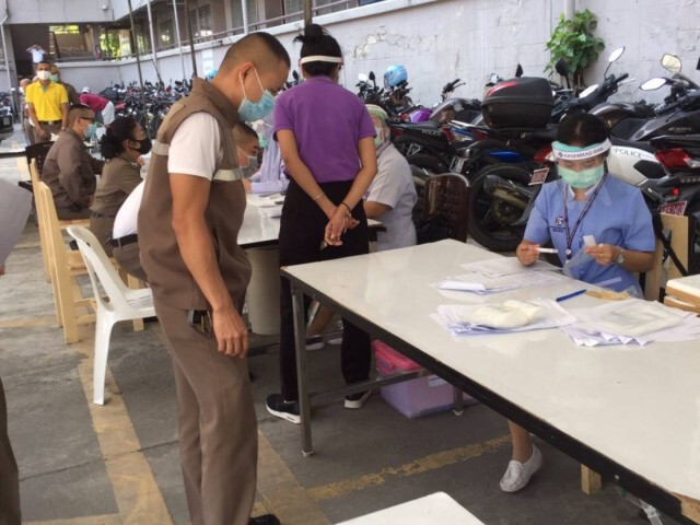 ตร.บางนา จับมือ รพ.เกษมราษฎร์ฯ จัดตรวจโควิด-19 ฟรี