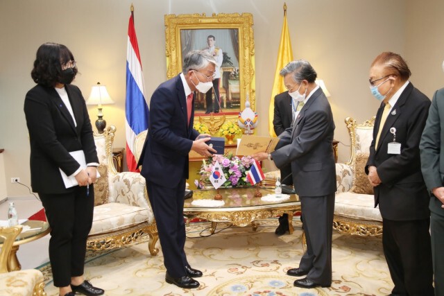 ทูตเกาหลี เยี่ยมคารวะประธานรัฐสภา แนะนำตัวโอกาสเข้ารับตำแหน่งใหม่