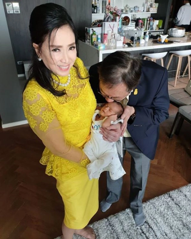 สุดคูล! "ปุ๊ก อาภัสรา" ส่งรูปอวยพรวันเกิด "เจ้าสัวสุทธิเกียรติ"