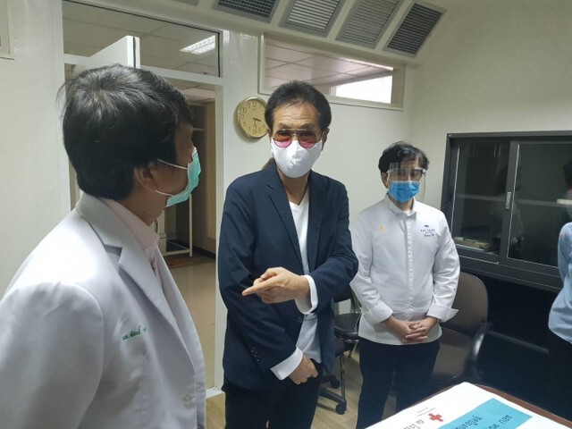 "หมอธีระวัฒน์" เผยอาการทางตาของผู้ป่วยโควิด-19อาจจะปรากฏก่อนหน้าอาการอื่นๆ