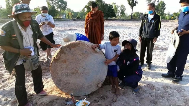 ขุดพบกลองมโหระทึกโบราณล้ำค่า อายุ 2,000 ปี