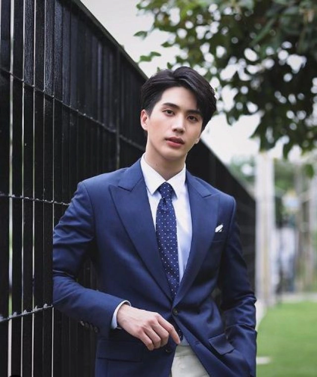 เปิดประวัติ พระเอกหนุ่ม "อิน สาริน รณเกียรติ"