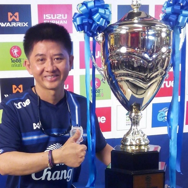 ฮือฮา "พี่ตูน" ซุ่มประมูลเสื้อ"สุพรรณบุรีเอฟซี"ช่วยรพ.บ้านเกิด