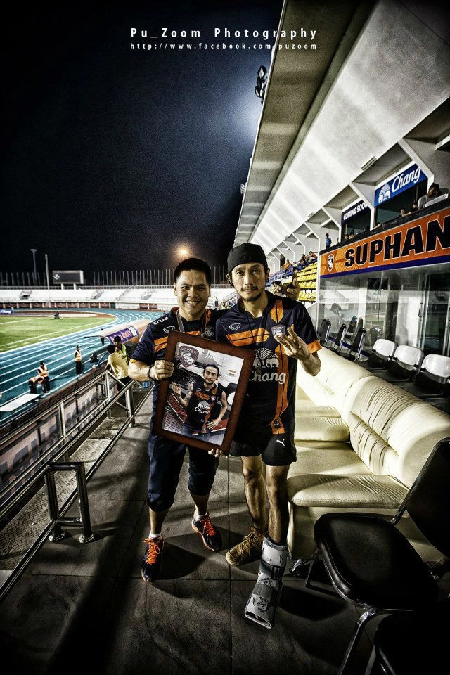 ฮือฮา "พี่ตูน" ซุ่มประมูลเสื้อ"สุพรรณบุรีเอฟซี"ช่วยรพ.บ้านเกิด