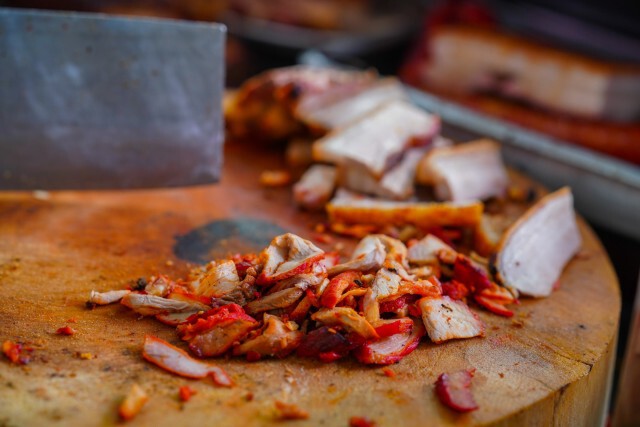 ‘รักษาคุณภาพและใส่ใจลูกค้า’ คาถารอดทุกวิกฤติ 'ร้านหมูแดงสีมรกต'