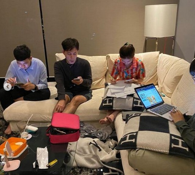 "ออม สุชาร์" ขอปิดเพจชั่วคราว หลังแม่ลูกอ่อนขอรับบริจาค กว่า 5 หมื่นราย