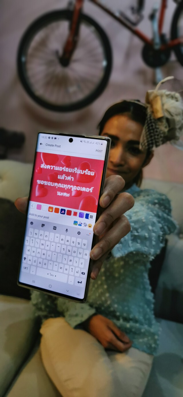 นางฟ้า"โนโน่" ลุยขาย"หมูทอด"สู้วิกฤติ"โควิด"