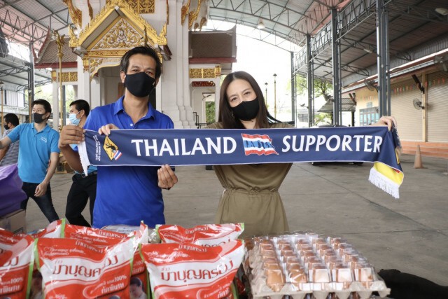 "เชียร์ไทย" นักร้อง-นักแสดง หนุน"ครัวมาดาม"ช่วยผู้เดือดร้อน