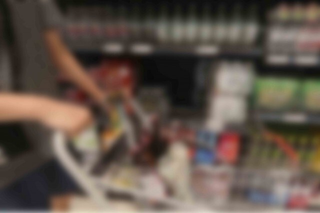ปชช. แห่ซื้อ "เครื่องดื่มแอลกอฮอล์" หลังมีมติผ่อนปรนให้ซื้อได้วันแรก