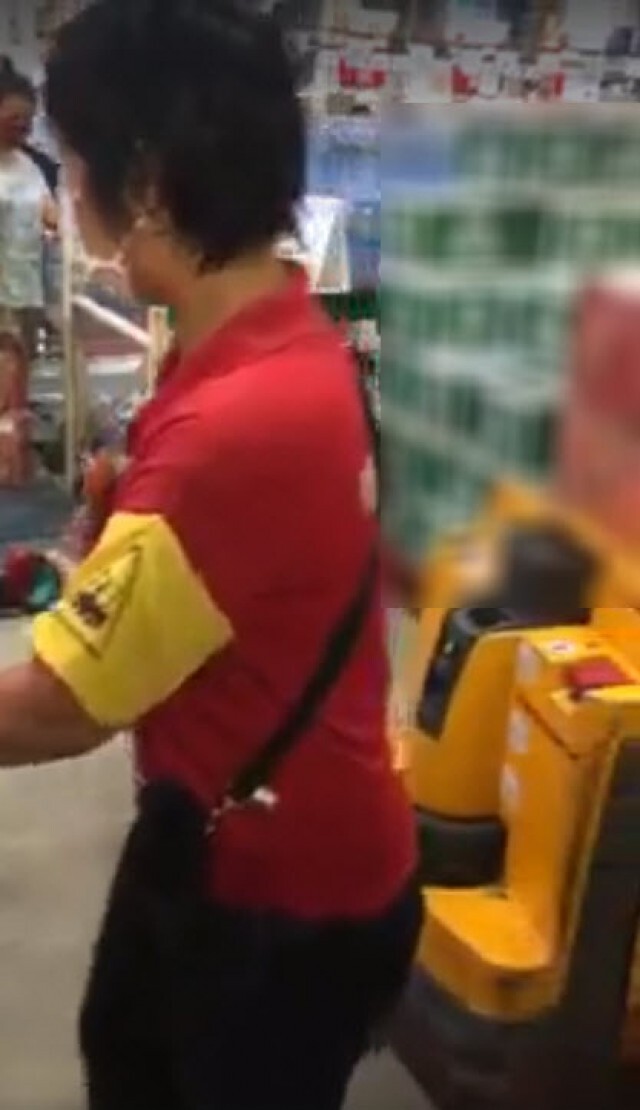 ปชช.ยืนรุมซื้อ หลังเปิดขายเหล้า-เบียร์ วันแรก หมดในไม่กี่วินาที