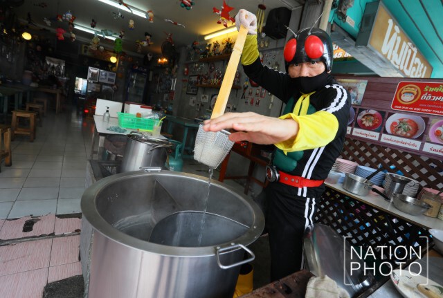 ก๋วยเตี๋ยวไรเดอร์ ตอน ‘โควิด-19 ศัตรูที่มองไม่เห็น’