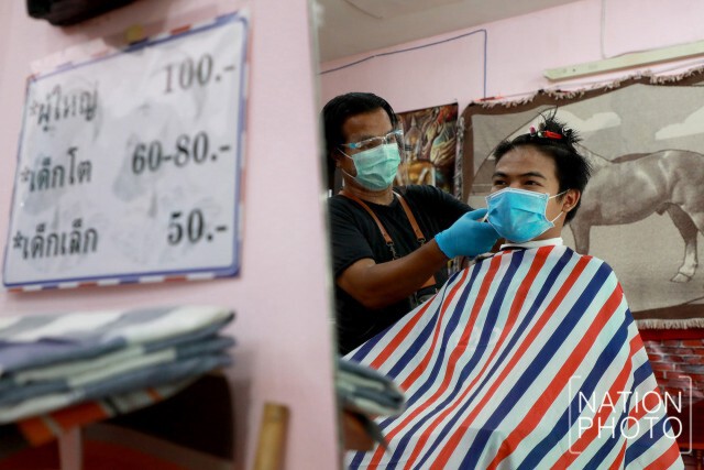 ร้านตัดผมคิวแน่น! หลังคลาย "ล็อกดาวน์" วันแรก