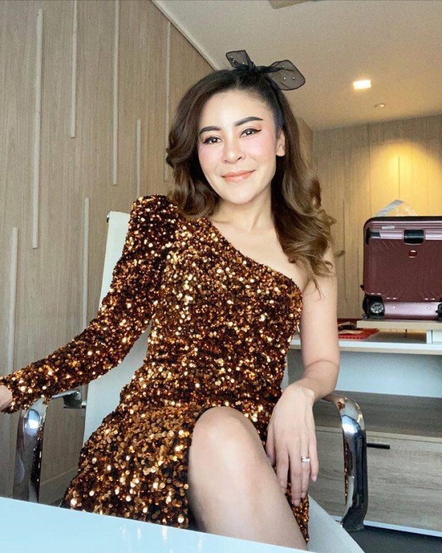 "เป็กกี้ ศรีธัญญา" สวยออร่ากว่าเดิม แถม "กล้ามท้อง" ก็มา!