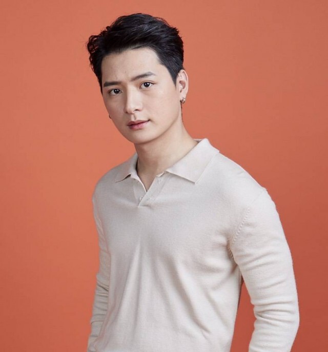 "คริส พีรวัส-เก่ง ธชย-หมู มูซู" นำทีมศิลปิน มอบเพลง "ประเทศไทยต้องชนะ"